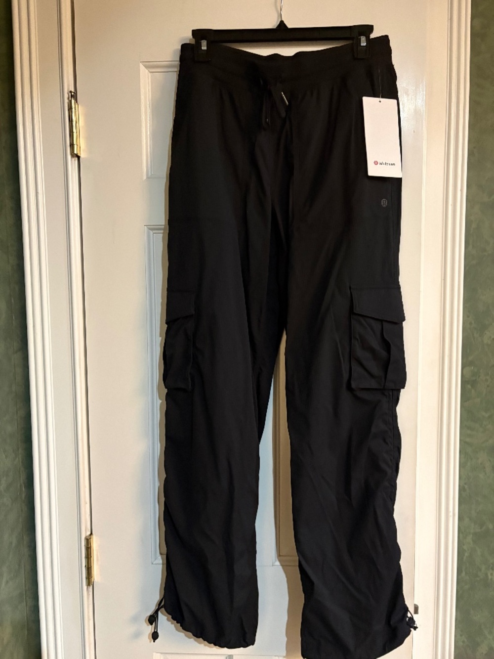 Lululemon Dance Studio relaxed fit MR cargo pant